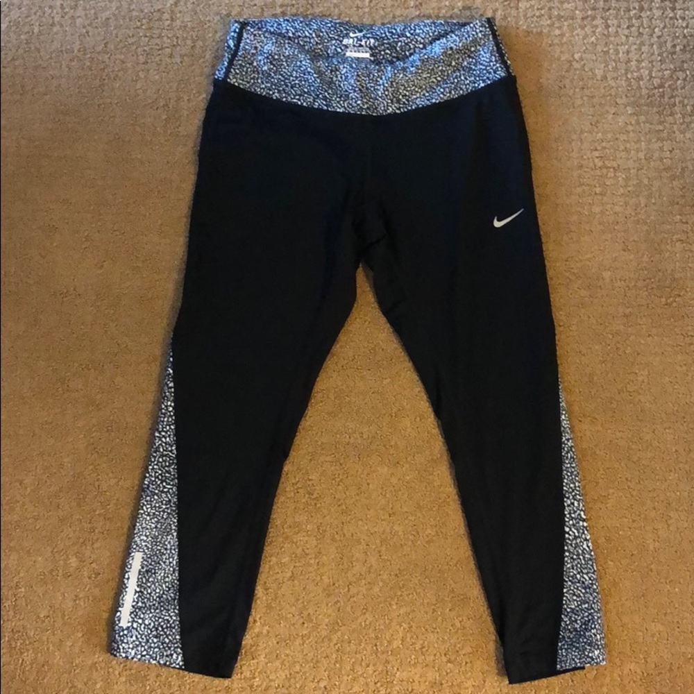 Nike small cropped training tights